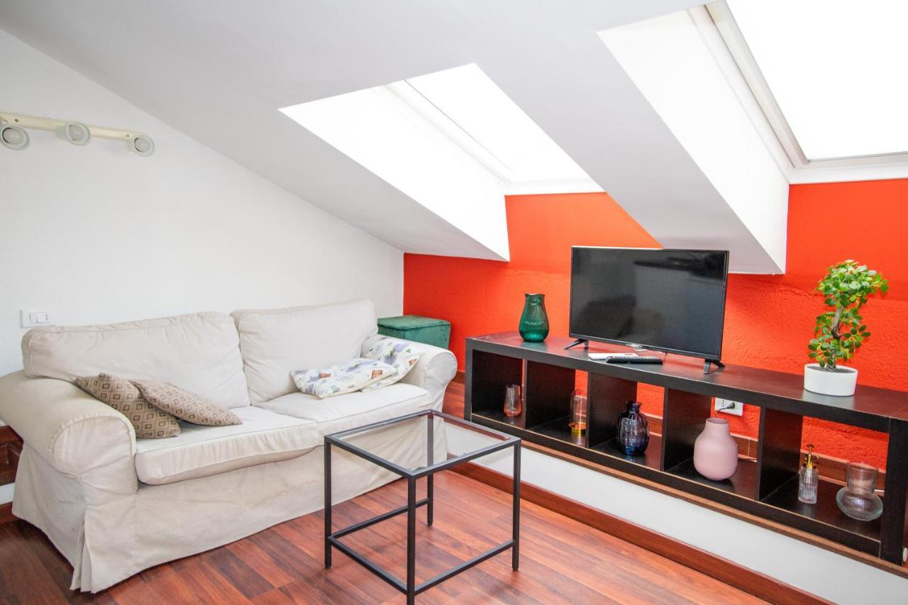 Hosting Dreams Attics - Duomo Apartment Milan Exterior photo