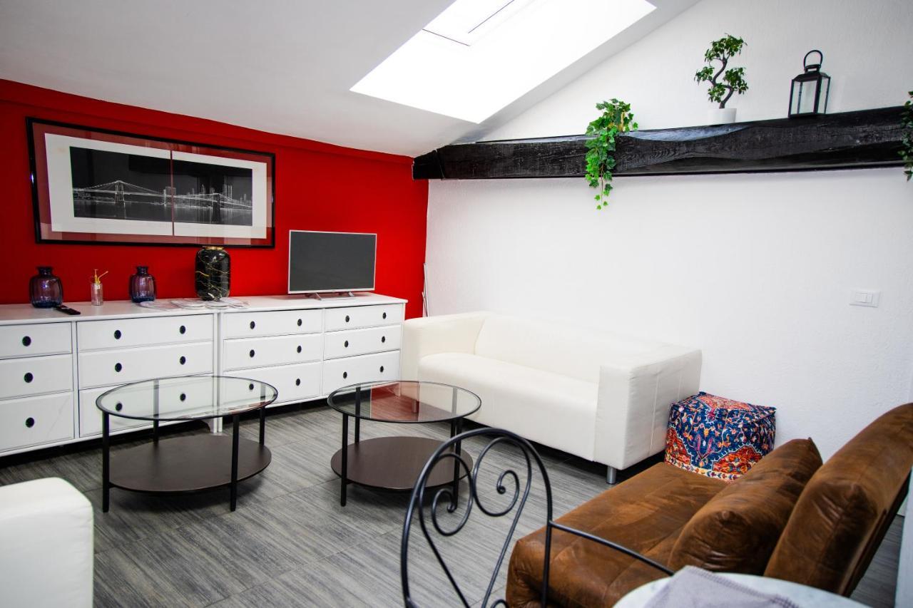Hosting Dreams Attics - Duomo Apartment Milan Exterior photo