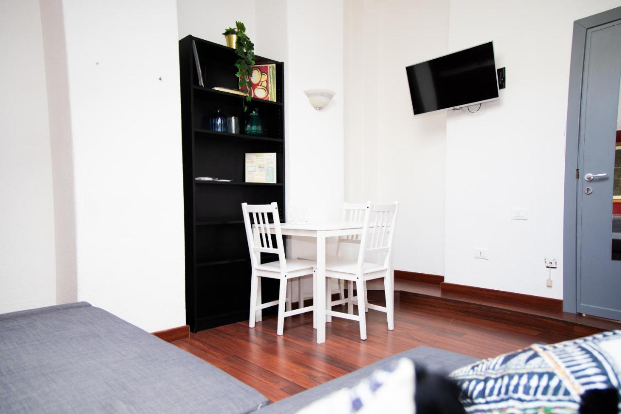 Hosting Dreams Attics - Duomo Apartment Milan Exterior photo