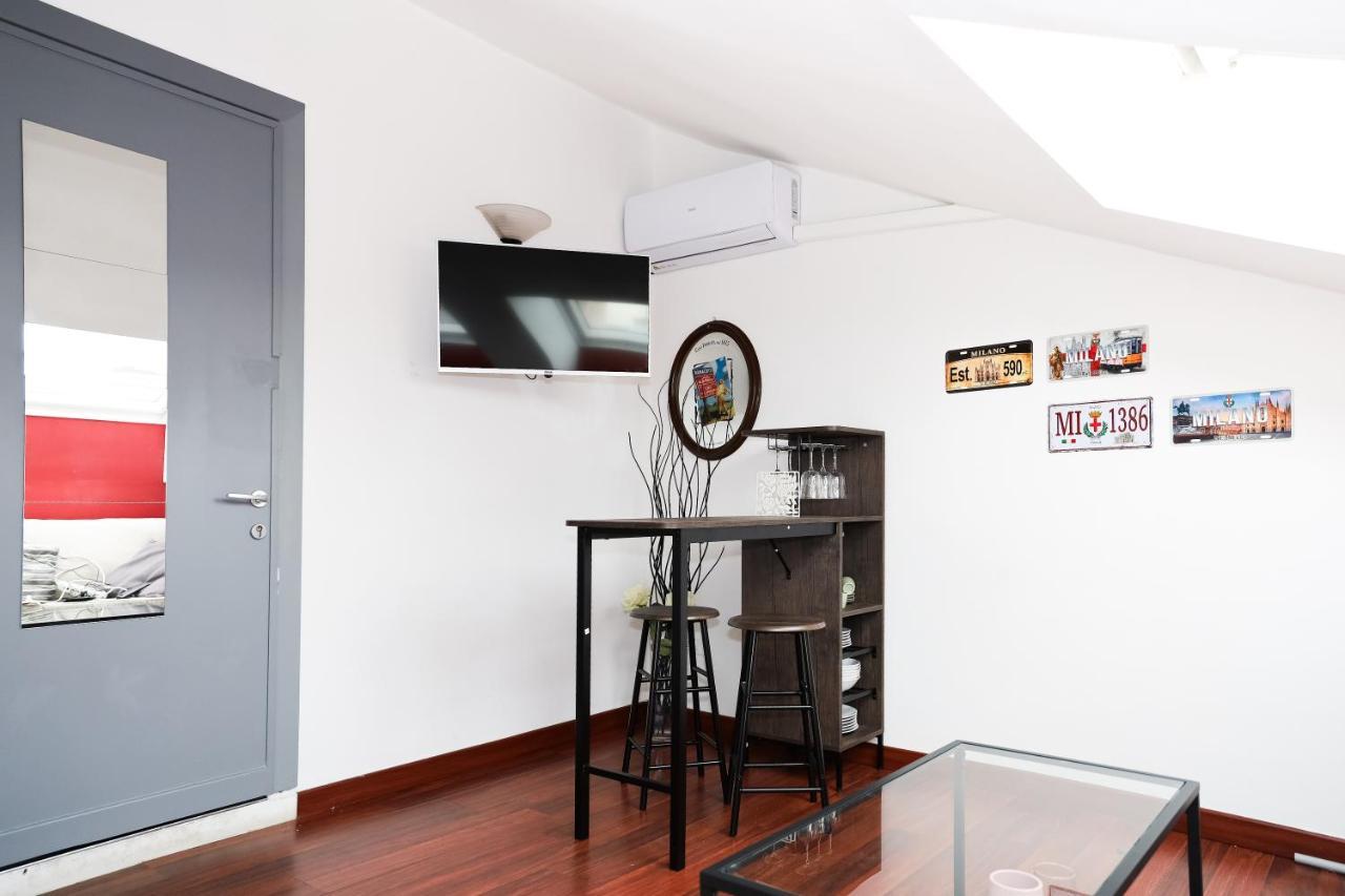 Hosting Dreams Attics - Duomo Apartment Milan Exterior photo