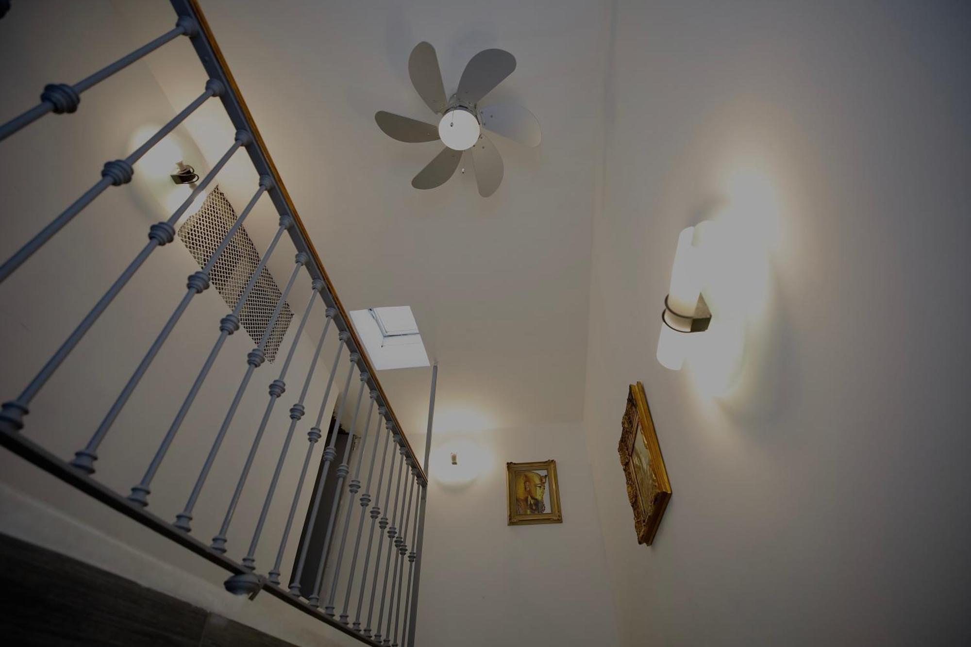 Hosting Dreams Attics - Duomo Apartment Milan Exterior photo